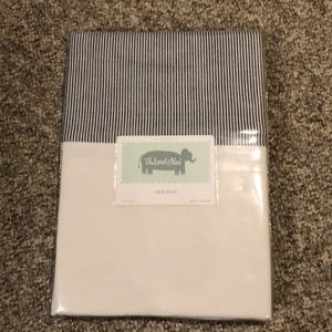 The Land of Nod Crib/Toddler bed skirt